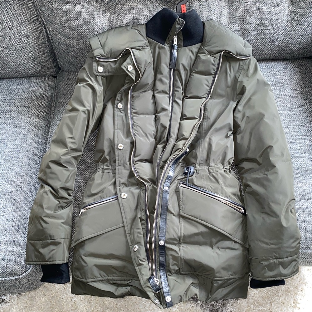 Mackage women’s Katryn Hip Length jacket w/ fur XS